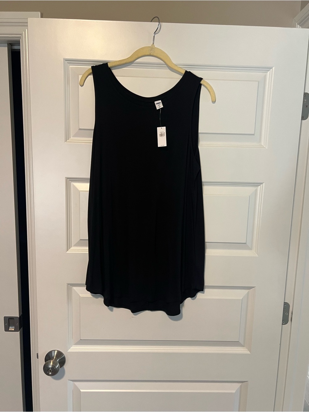 Old Navy Black Sleeveless Tank Top size L